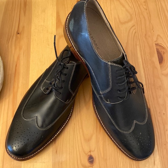 Banana Republic Other - Mens Banana Republic Wingtips